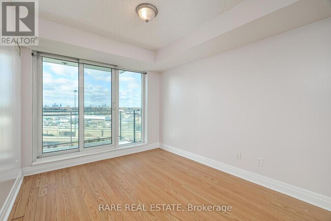 Building Photo - 2121 Lake Shore Blvd W