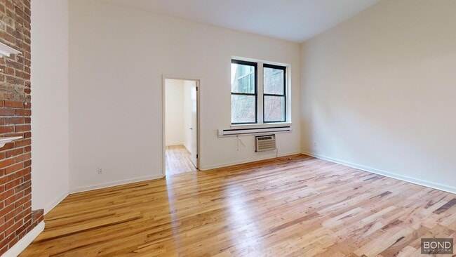 Building Photo - 269 W 73rd St