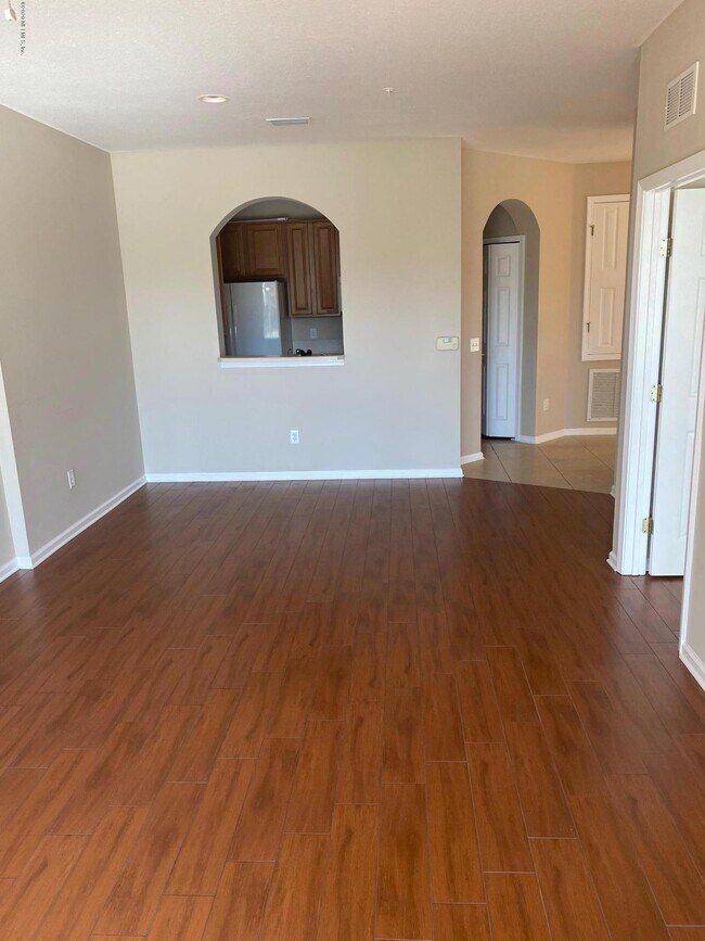 Building Photo - 7801 Point Meadows Dr