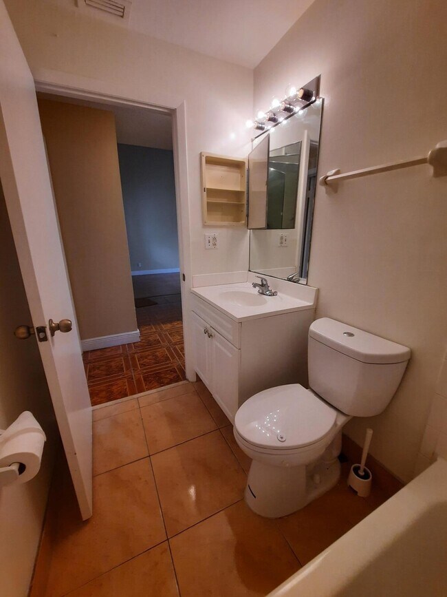 Foto del edificio - 3457 NW 44th St