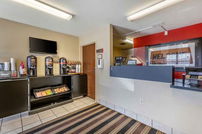 Lobby and Guest Check-in - Furnished Studio - El Paso