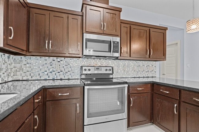 Building Photo - 812 E Myrtle Beach Ave