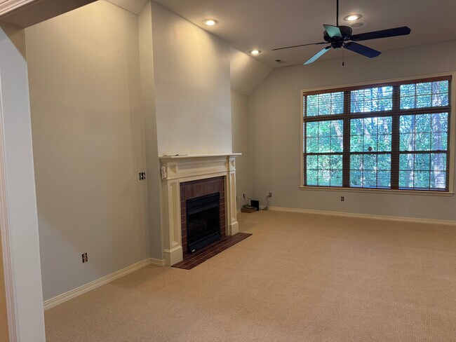 Foto del edificio - 166 Country Bluff Dr
