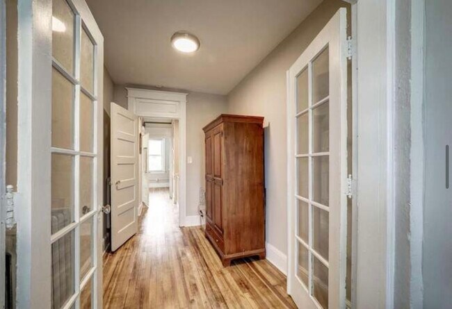 Building Photo - 2624 6th St NE