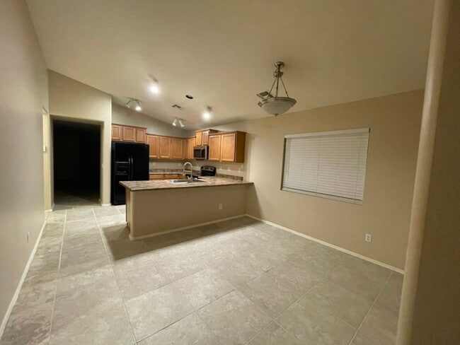 Building Photo - 11546 W Longley Ln