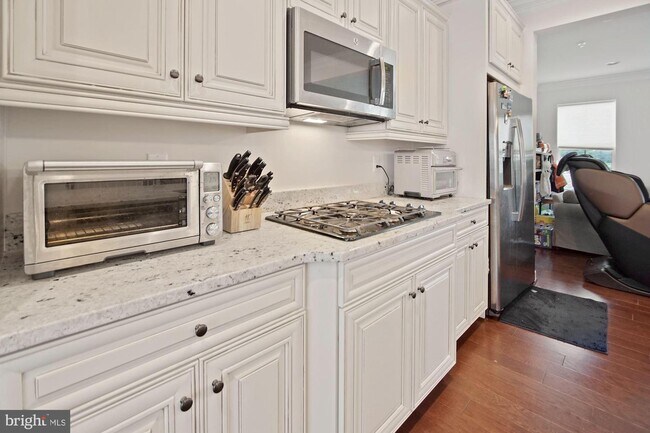 Building Photo - 614 Fair Winds Way