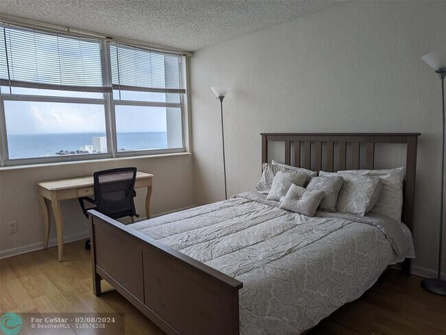 Building Photo - 1400 S Ocean Dr