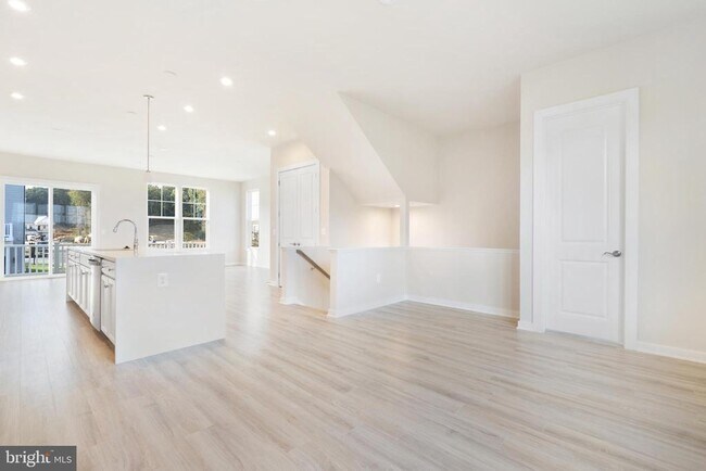 Building Photo - 1744 Autumn Maple Leaf Dr