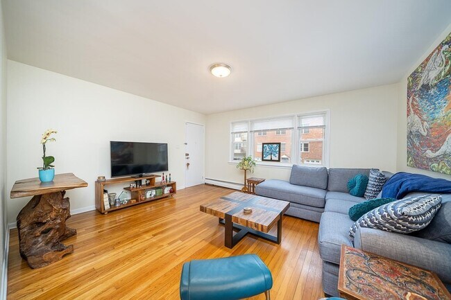 Foto del edificio - 121 Ogden Ave.