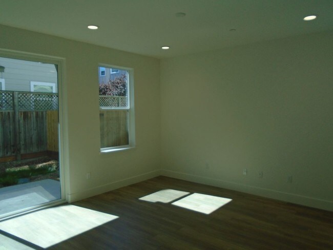 Building Photo - Beautiful Brand new Home in Rincon Valley