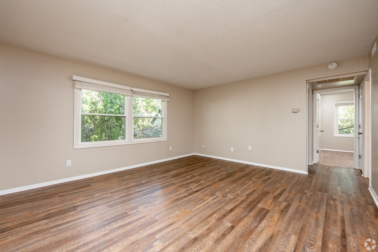 Primary Photo - Carriage Place Apartments