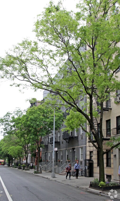 317-321 W 21st Street - 317-321 W 21st St