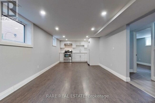 Building Photo - 346 Conant St