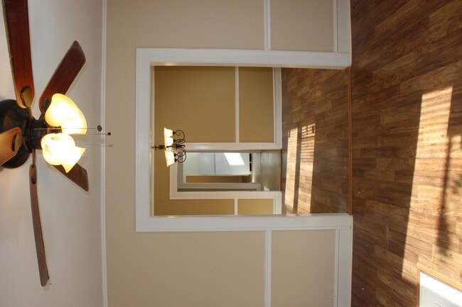 Photo - 600 Mayland Ave SW House