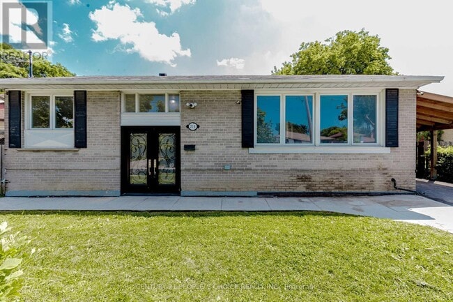 Building Photo - 215 Jeffcoat Dr