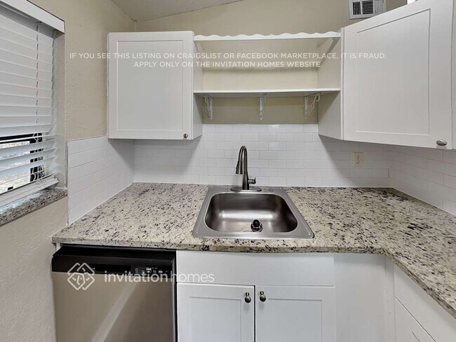 Foto del edificio - 1633 NW 15th Pl