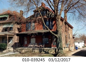 Building Photo - 1282 1/2-1282 Highland St