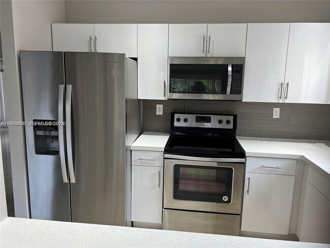 Foto del edificio - 3389 NE 4th St