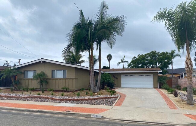 Building Photo - 4 Bedroom Home in Clairemont with Private ...