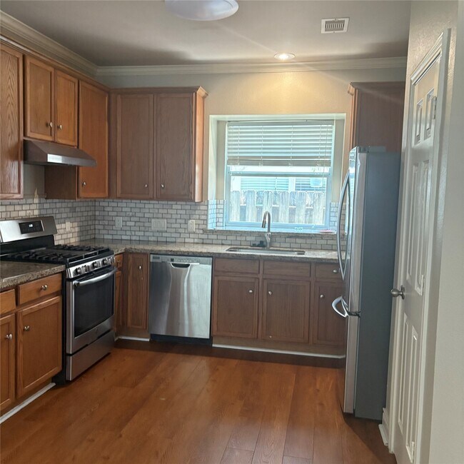Foto del edificio - 14322 Summer Garden Dr