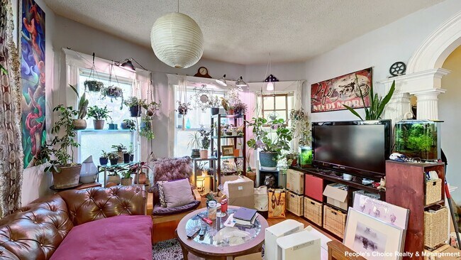 Building Photo - 34 Central St