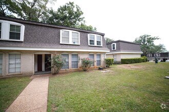 Building Photo - 2020 Continental Ave