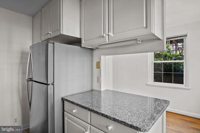 Foto del edificio - 3305 S Wakefield St