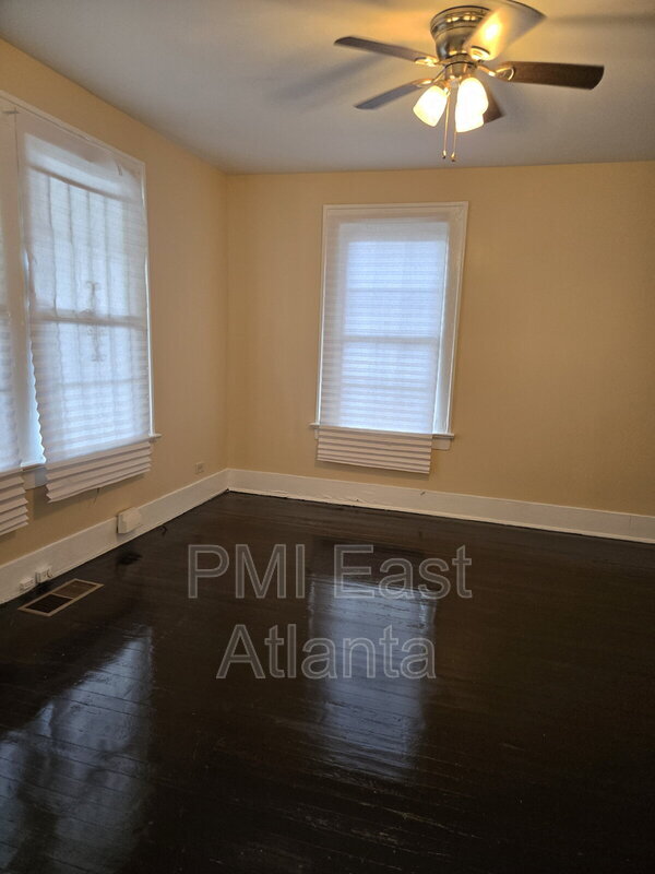Foto del edificio - 272 Joseph E. Lowery Blvd NW