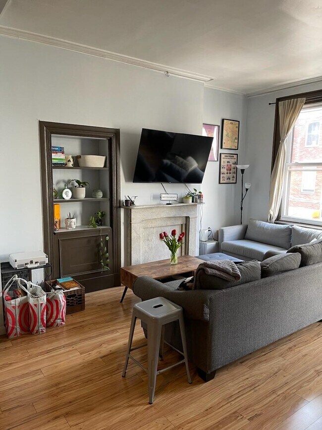 Sala de estar - 605 N 11th St