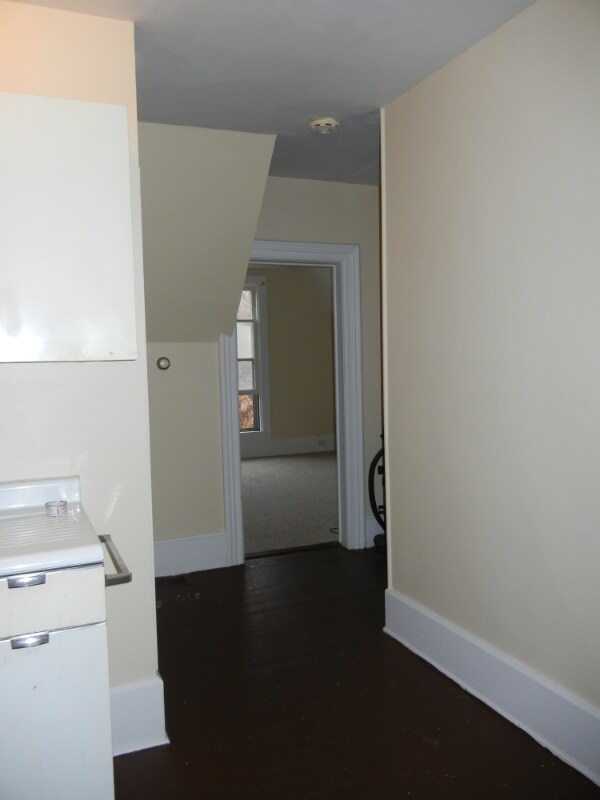 312 Liberty St Unit up, Conneaut, OH 44030 Room for Rent in Conneaut