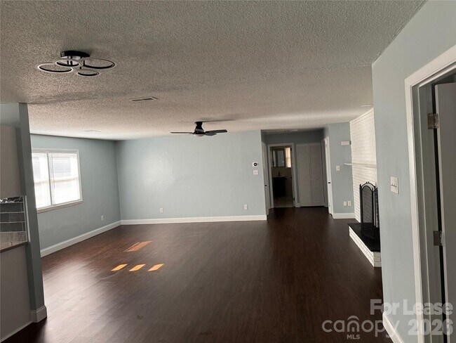 Foto del edificio - 4488 Giles Ave