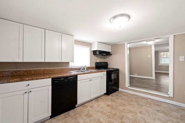 Building Photo - 109 Chapel St