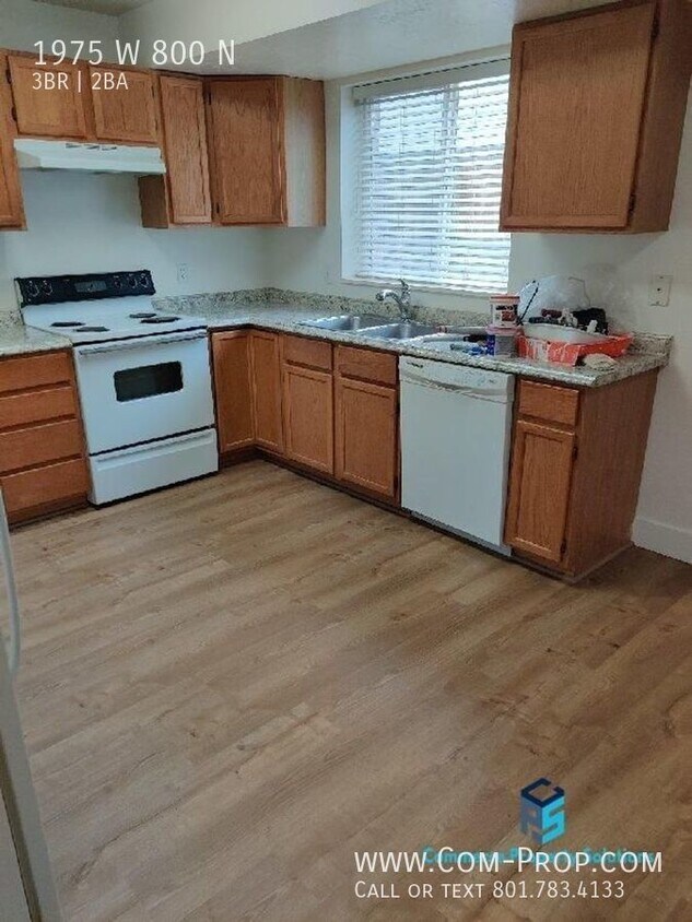 Primary Photo - 3 Bedroom 1.5 Bath Split Level Rental in P...