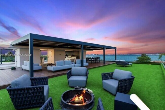 Foto del edificio - 1248 NE 89th St