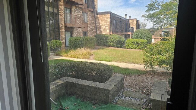Foto del edificio - 729 Limerick Ln