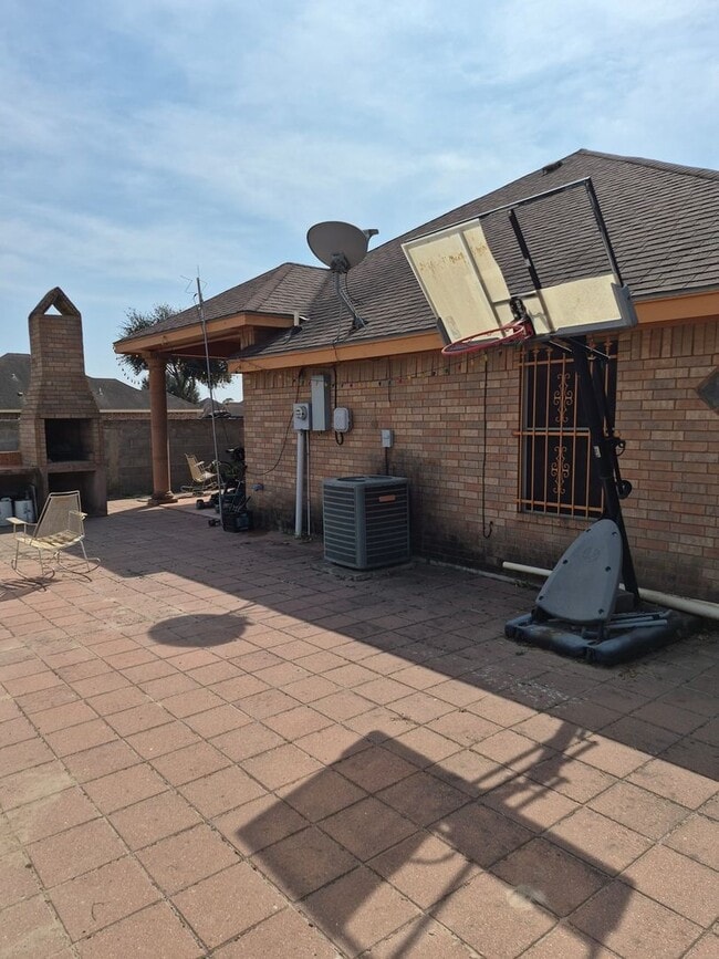 Building Photo - 135 Santa Maria Ln