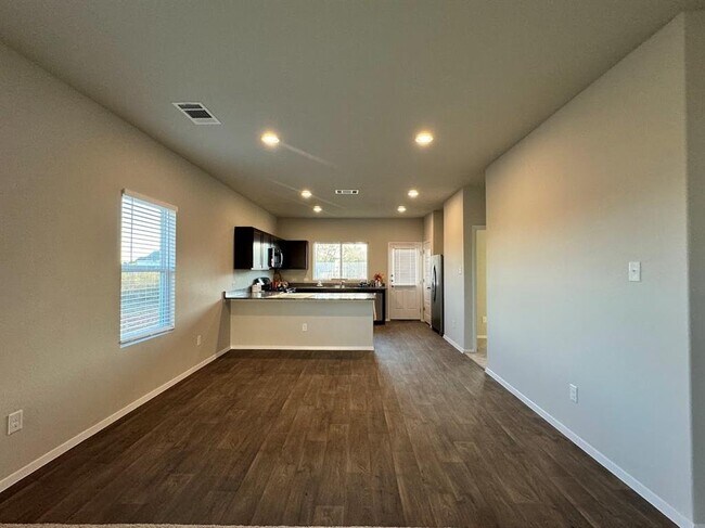 Building Photo - 305 Haywood Mnr