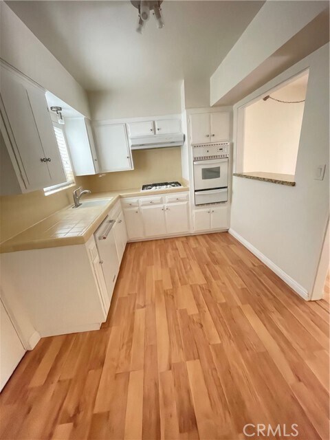 Building Photo - 310 Dahlia Pl