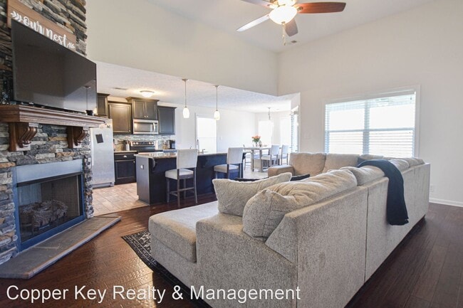 Building Photo - 3 br, 2 bath House - 1336 Freedom Dr.