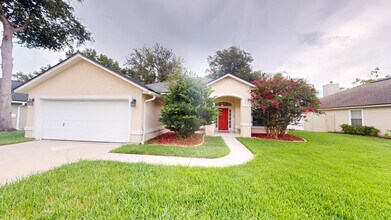 Building Photo - 440 Crescent Pond Dr