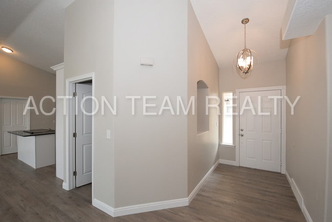Building Photo - 14390 S Lapis Dr