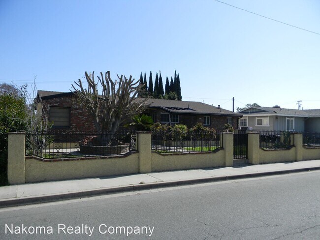 Foto del edificio - 4 br, 2 bath House - 12052 Orangewood Ave