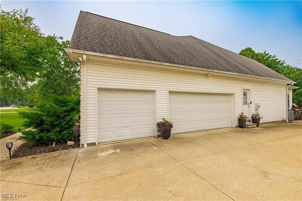 8054 Sandstone Dr Northfield, OH 44067 – photo 3