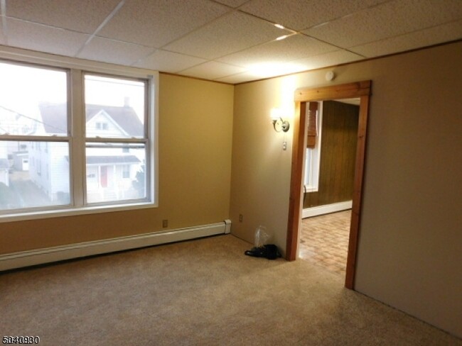 Building Photo - 17 Colfax St