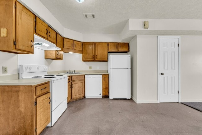 Building Photo - 164 High St