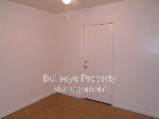 Building Photo - 303 W Highland Ave