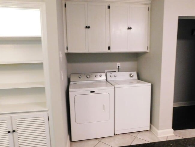 Building Photo - Section8 Accepted