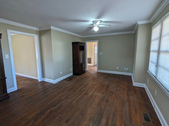 Building Photo - Charming 3 bed and 2 bath located in Rainbow City