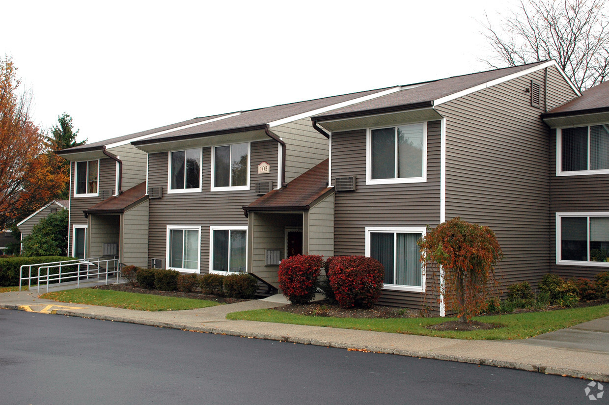 Primary Photo - Burt Farms Apartments