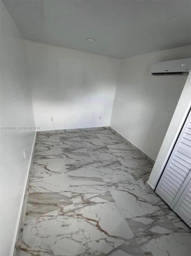 Foto del edificio - 4721 Peters Rd